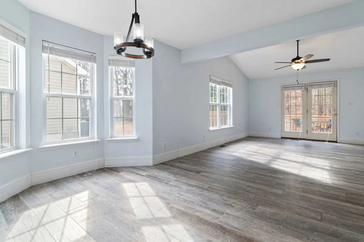 Clean, safe room after biohazard cleanup in Jacksonville Heights, Jacksonville, FL